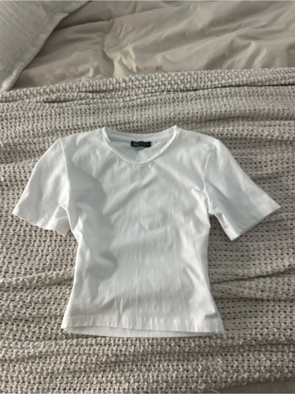 Zara White Short Sleeve Crewneck Tee